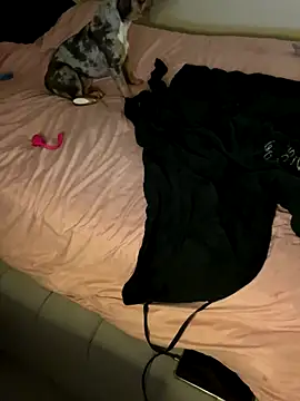 UKSYDNEYFOX online show from October 14, 2025, 1:06 am