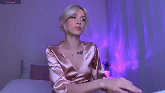 Snapshot of StacyWorry chatting on January 29, 2025, 9:33 am StacyWorry online show from January 29, 2025, 9:33 am