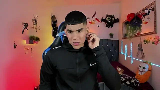 Damian latinxxx online show from November 3, 2025, 3:08 am