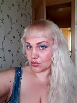 IsabellaBoni online show from November 13, 2025, 6:56 am