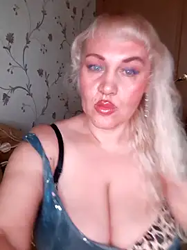 IsabellaBoni online show from November 18, 2025, 6:40 am