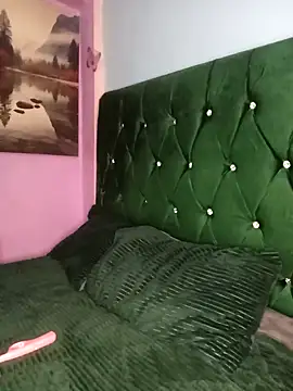 wildnastia online show from December 9, 2024, 3:54 pm