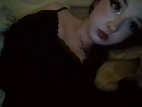 Snapshot of Cerisee04 chatting on October 7, 2025, 10:07 pm Cerisee04 online show from October 7, 2025, 10:07 pm