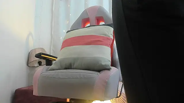 Zara dulce online show from February 13, 2025, 12:00 pm