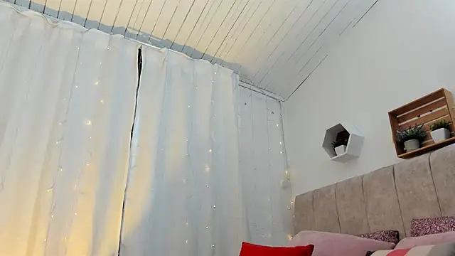 Zara dulce online show from March 5, 2025, 12:11 pm