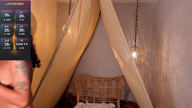 Ariella Ruiz online show from January 10, 2025, 6:28 pm