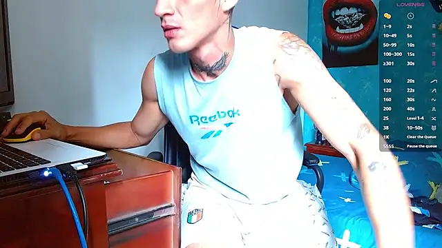 bray hotboy777 online show from September 12, 2025, 2:28 pm