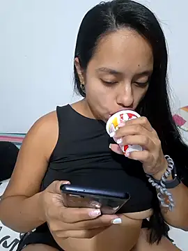 Snapshot of MarianaByanchi chatting on December 28, 2024, 2:01 am MarianaByanchi online show from December 28, 2024, 2:01 am