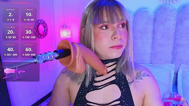 Vicky Campbell  online show from March 22, 2025, 12:39 am