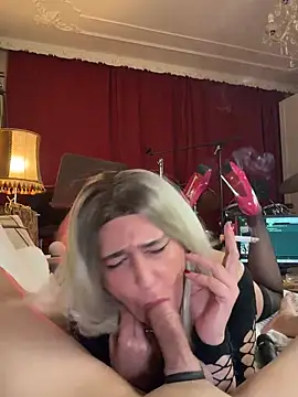 Snapshot of FoxyandTed chatting on February 14, 2026, 5:10 pm FoxyandTed online show from February 14, 2026, 5:10 pm