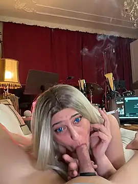 Snapshot of FoxyandTed chatting on February 18, 2026, 4:58 pm FoxyandTed online show from February 18, 2026, 4:58 pm