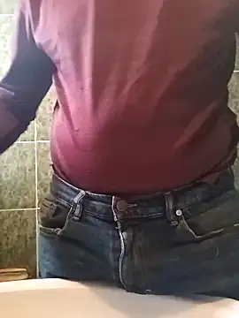 Snapshot of franko1987 chatting on December 23, 2024, 8:44 am franko1987 online show from December 23, 2024, 8:44 am