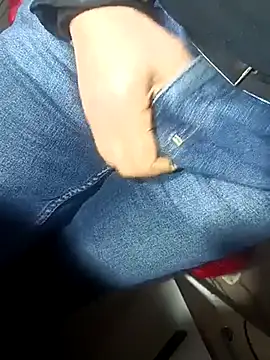 Snapshot of franko1987 chatting on February 25, 2025, 1:06 pm franko1987 online show from February 25, 2025, 1:06 pm