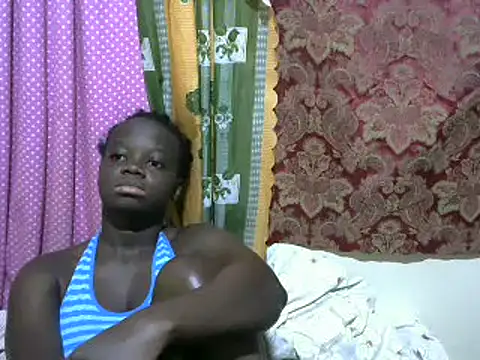 Snapshot of Thicky_kyla chatting on March 7, 2025, 2:04 am Thicky kyla online show from March 7, 2025, 2:04 am