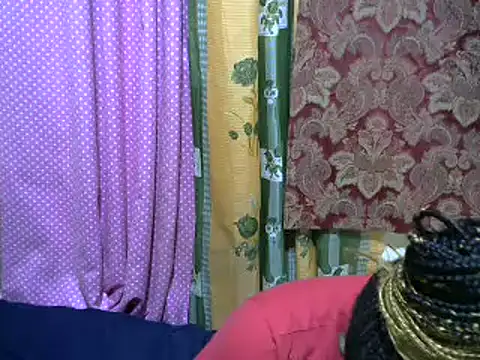 Snapshot of Thicky_kyla chatting on March 18, 2025, 5:20 am Thicky kyla online show from March 18, 2025, 5:20 am