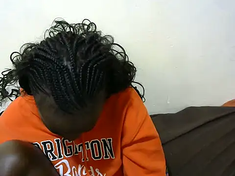 Snapshot of Thicky_kyla chatting on October 9, 2025, 12:36 pm Thicky kyla online show from October 9, 2025, 12:36 pm