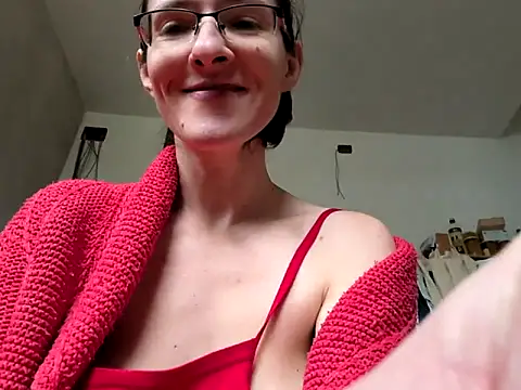 Milky hairy mommy online show from February 13, 2025, 11:39 am