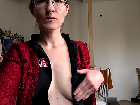 Milky hairy mommy online show from March 14, 2025, 10:07 am