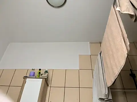 Milky hairy mommy online show from November 15, 2025, 8:27 pm