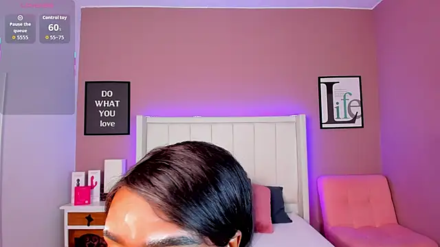 Britanymooree online show from October 14, 2025, 8:31 pm