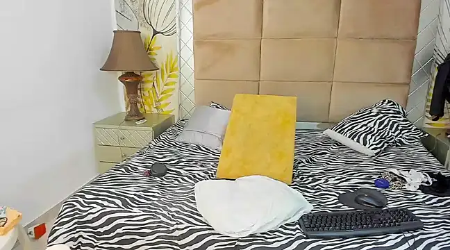 mia foxts online show from January 21, 2025, 7:50 pm