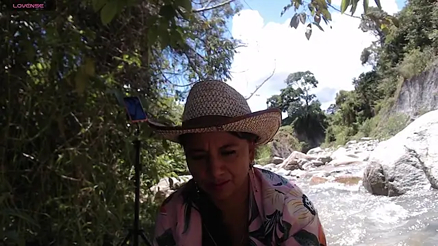 andreu mature online show from April 26, 2026, 4:04 pm