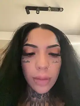 CreamyInkky  online show from December 13, 2024, 1:44 pm