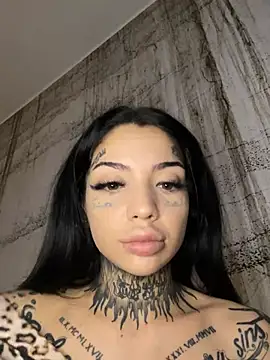 CreamyInkky  online show from January 25, 2025, 4:03 pm