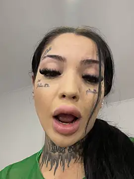 CreamyInkky  online show from September 10, 2025, 2:55 am