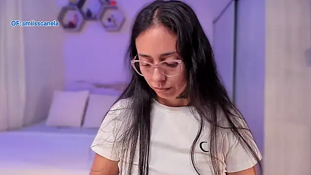 Aleja24Evans online show from October 21, 2025, 12:55 am