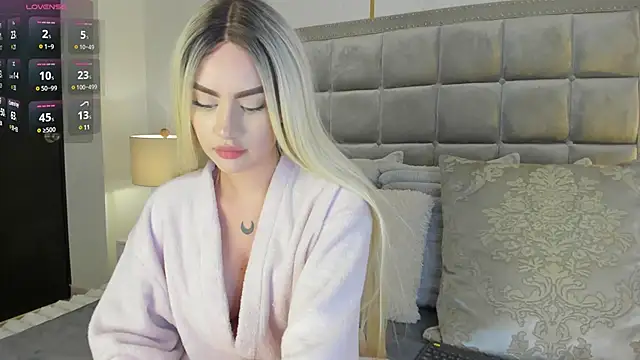 Snapshot of StacyRigel chatting on December 21, 2024, 5:25 am StacyRigel online show from December 21, 2024, 5:25 am