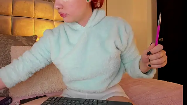 Snapshot of StacyRigel chatting on February 13, 2025, 4:22 am StacyRigel online show from February 13, 2025, 4:22 am