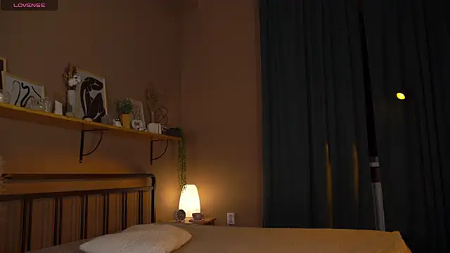 FairyFlutter online show from January 16, 2025, 6:27 pm