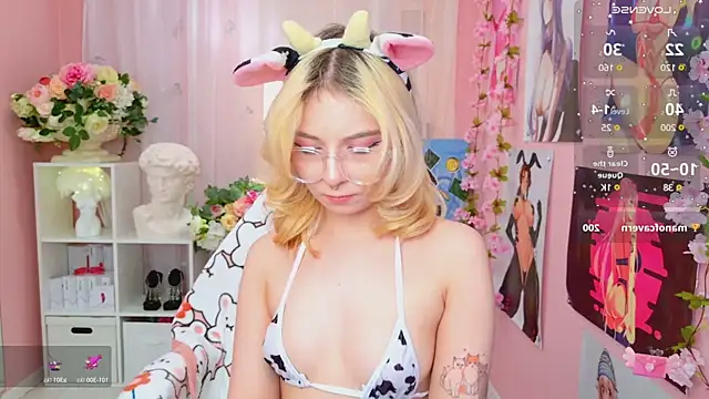 Snapshot of Coconut_Mia chatting on January 15, 2025, 8:48 pm Coconut Mia online show from January 15, 2025, 8:48 pm