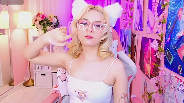 Snapshot of Coconut_Mia chatting on February 22, 2025, 9:48 pm Coconut Mia online show from February 22, 2025, 9:48 pm