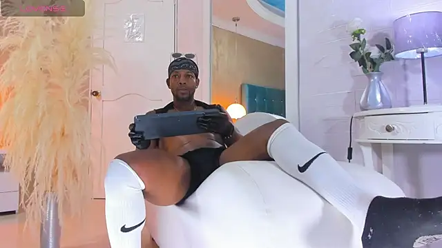 RicoBrown777  online show from September 25, 2025, 4:27 am