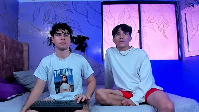 Theskinnyboys online show from December 13, 2024, 7:43 pm