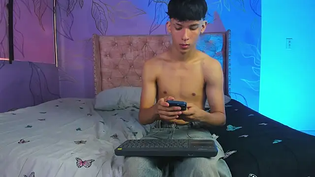 Theskinnyboys online show from March 20, 2025, 1:26 pm