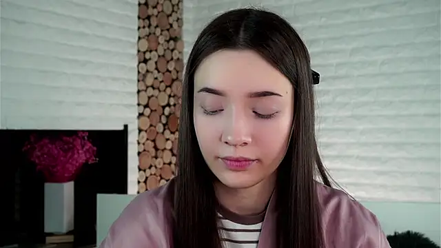 Snapshot of LowOncoming chatting on January 18, 2025, 1:19 am LowOncoming online show from January 18, 2025, 1:19 am