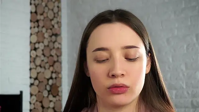 Snapshot of LowOncoming chatting on February 3, 2025, 7:51 am LowOncoming online show from February 3, 2025, 7:51 am