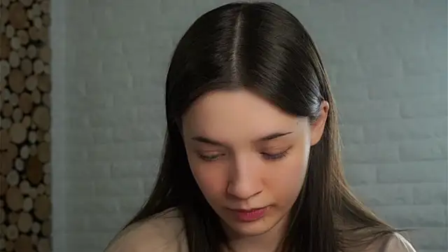 Snapshot of LowOncoming chatting on February 10, 2025, 7:47 am LowOncoming online show from February 10, 2025, 7:47 am