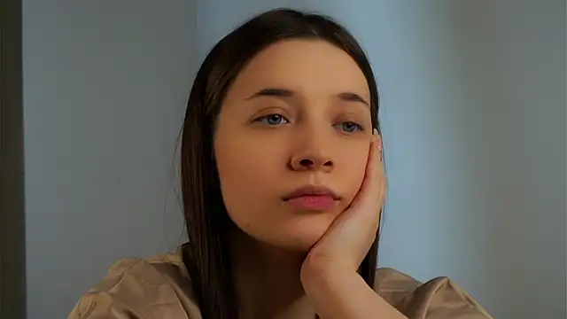 Snapshot of LowOncoming chatting on February 14, 2025, 7:38 am LowOncoming online show from February 14, 2025, 7:38 am