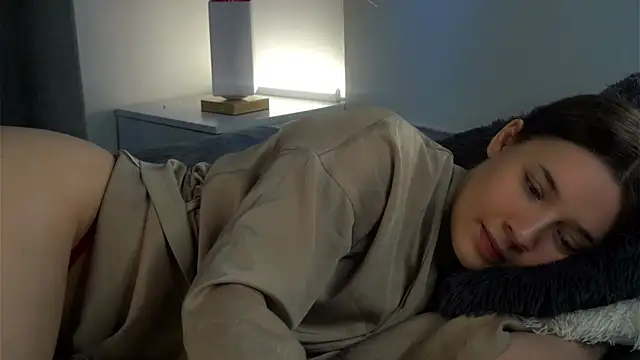 Snapshot of LowOncoming chatting on February 19, 2025, 4:23 am LowOncoming online show from February 19, 2025, 4:23 am