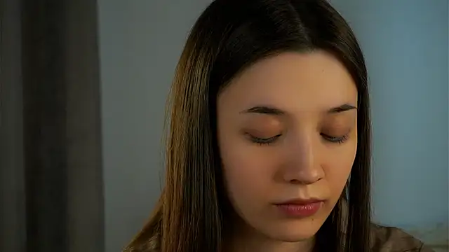 Snapshot of LowOncoming chatting on March 5, 2025, 4:45 am LowOncoming online show from March 5, 2025, 4:45 am