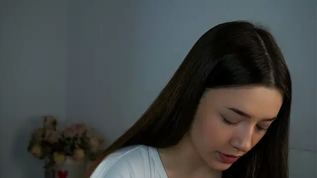 Snapshot of LowOncoming chatting on March 10, 2025, 1:23 am LowOncoming online show from March 10, 2025, 1:23 am