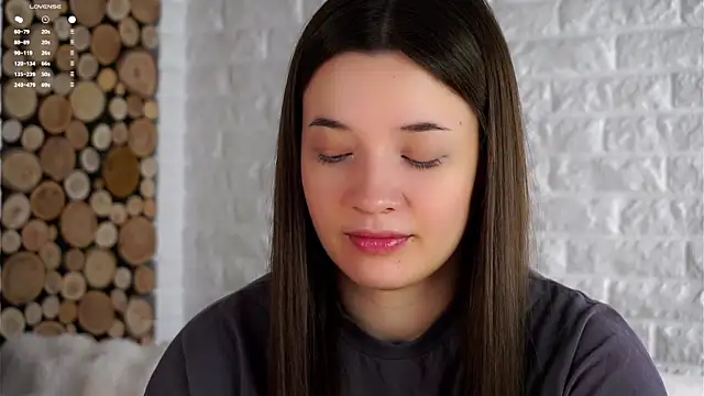 Snapshot of LowOncoming chatting on September 11, 2025, 2:44 am LowOncoming online show from September 11, 2025, 2:44 am