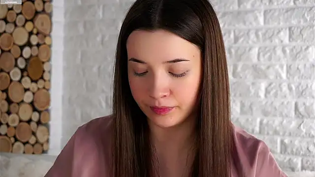 Snapshot of LowOncoming chatting on October 3, 2025, 3:03 am LowOncoming online show from October 3, 2025, 3:03 am