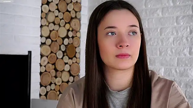 Snapshot of LowOncoming chatting on October 8, 2025, 1:47 am LowOncoming online show from October 8, 2025, 1:47 am