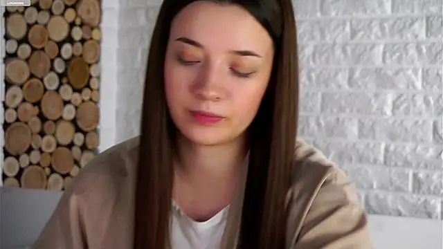 Snapshot of LowOncoming chatting on October 11, 2025, 3:28 am LowOncoming online show from October 11, 2025, 3:28 am