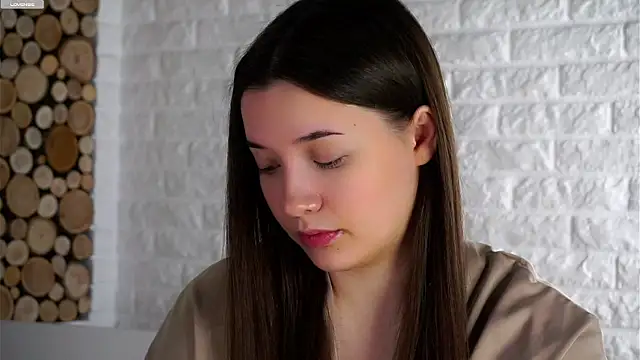 Snapshot of LowOncoming chatting on October 17, 2025, 1:31 am LowOncoming online show from October 17, 2025, 1:31 am